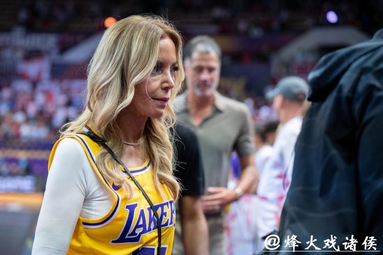 巴斯家族的宫斗大戏,怎么把詹姆斯拉下水了? 巴斯家族的宫斗大戏,怎么把詹姆斯拉下水了?